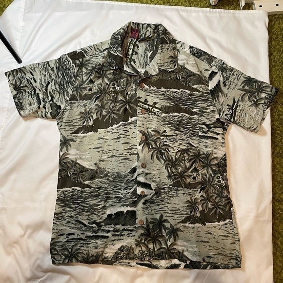 Men’s Roundy Bay size large green Hawaiian button up shirt - Picture 1 of 4